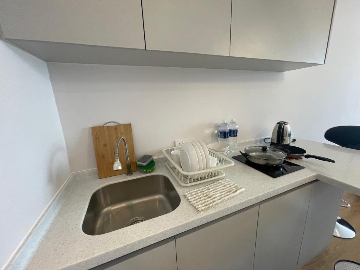 Aru Suites Homestay Wifi,Carpark,24H Check In,Water Filter By R2 Residence Kota Kinabalu Esterno foto