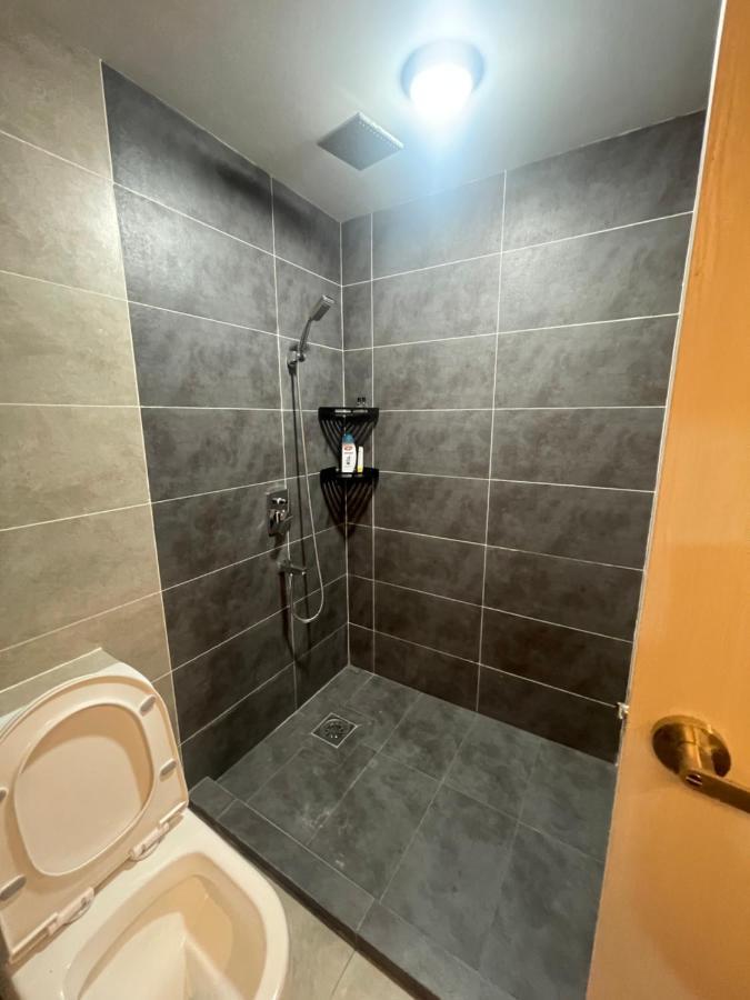 Aru Suites Homestay Wifi,Carpark,24H Check In,Water Filter By R2 Residence Kota Kinabalu Esterno foto