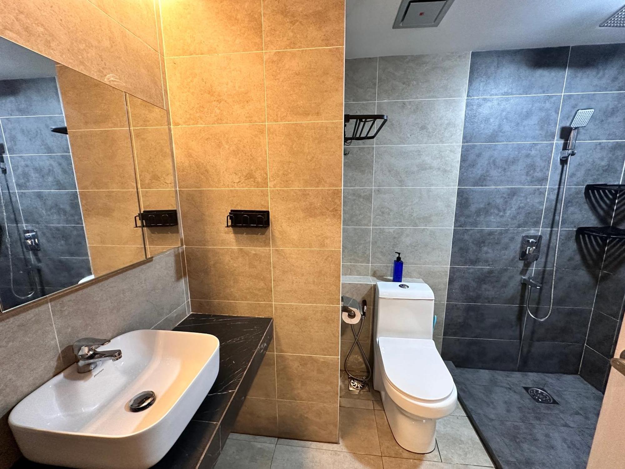 Aru Suites Homestay Wifi,Carpark,24H Check In,Water Filter By R2 Residence Kota Kinabalu Esterno foto