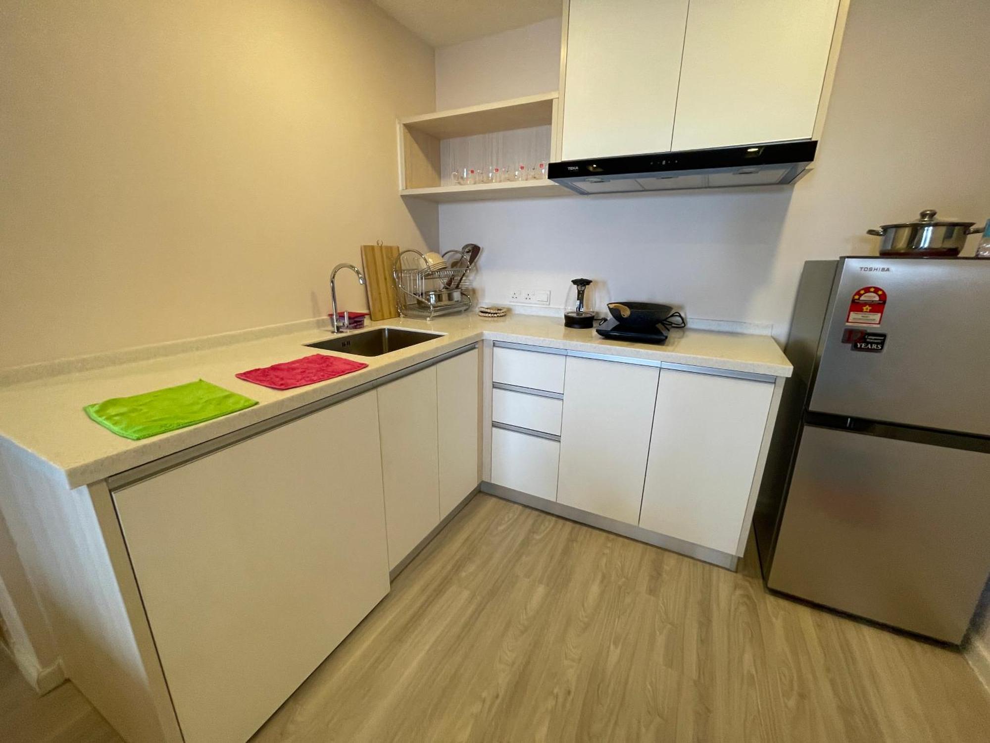 Aru Suites Homestay Wifi,Carpark,24H Check In,Water Filter By R2 Residence Kota Kinabalu Esterno foto